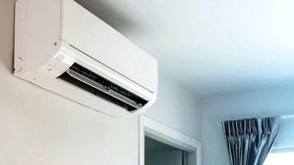 Berkerumun di Ruang AC Tingkatkan Resiko Covid-19