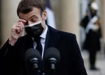 Presiden Prancis Emmanuel Macron Positif COVID-19
